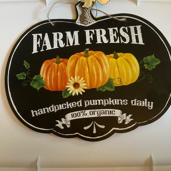 FARM FRESH FALL SIGN - Picture 2 of 3